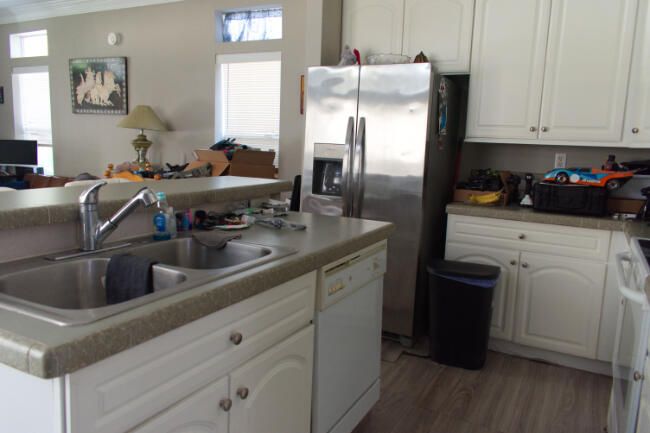 For Sale: $65,000 (1 beds, 1 baths, 900 Square Feet)