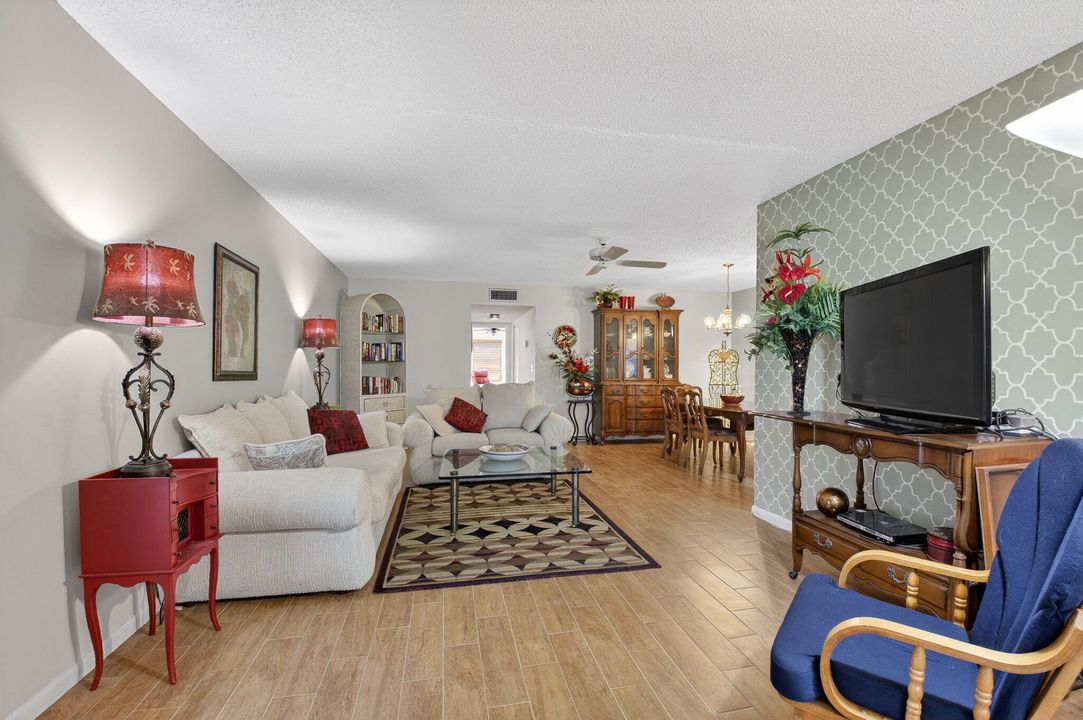 На продажу: $120,000 (1 спален, 2 ванн, 1080 Квадратных фут)