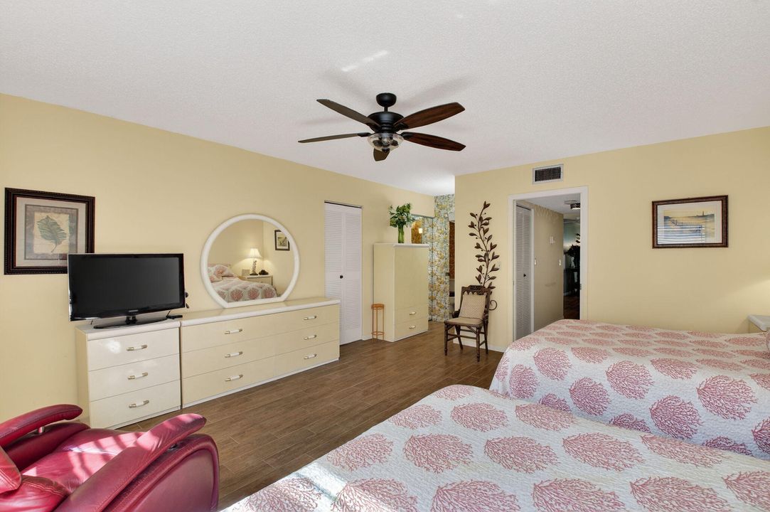 На продажу: $120,000 (1 спален, 2 ванн, 1080 Квадратных фут)