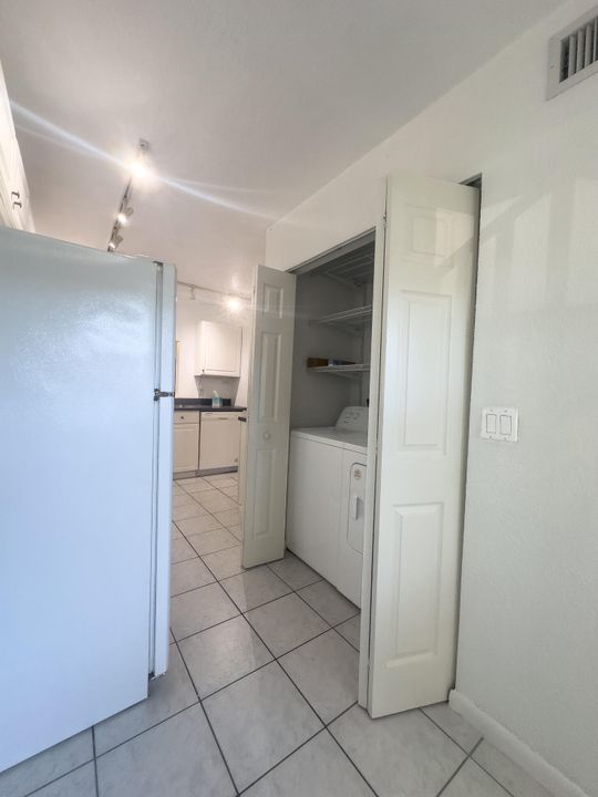 For Sale: $289,900 (2 beds, 2 baths, 1348 Square Feet)