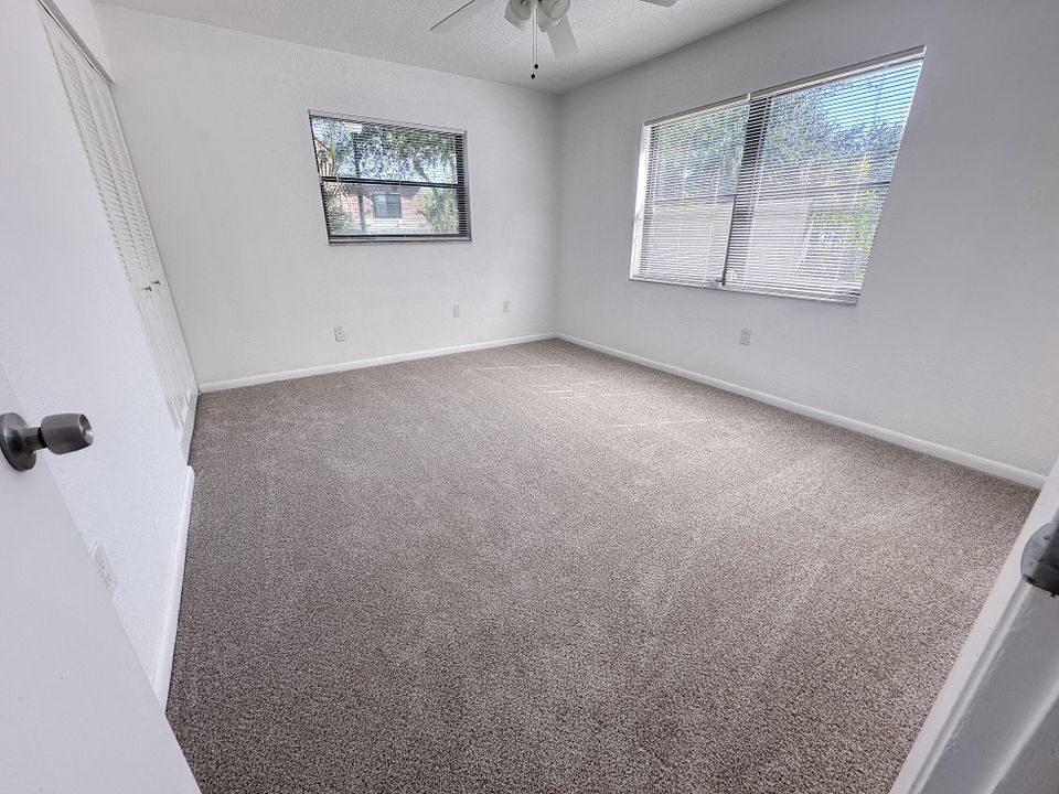 For Sale: $289,900 (2 beds, 2 baths, 1348 Square Feet)