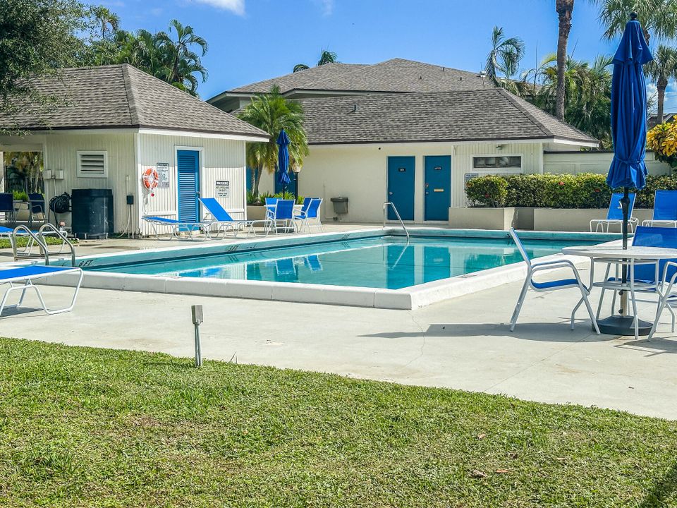 For Sale: $289,900 (2 beds, 2 baths, 1348 Square Feet)