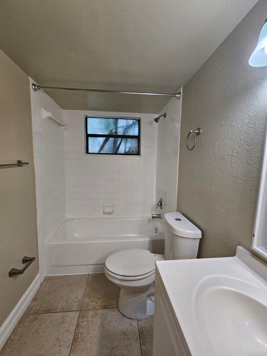 For Rent: $1,900 (2 beds, 2 baths, 916 Square Feet)