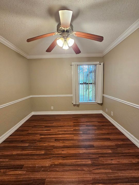 For Rent: $1,900 (2 beds, 2 baths, 916 Square Feet)