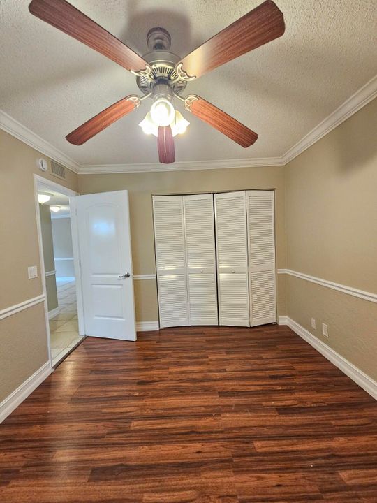 For Rent: $1,900 (2 beds, 2 baths, 916 Square Feet)