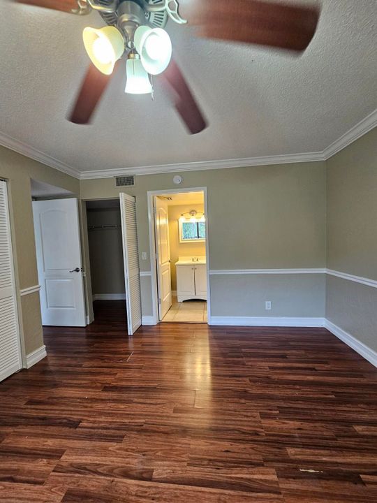 For Rent: $1,900 (2 beds, 2 baths, 916 Square Feet)