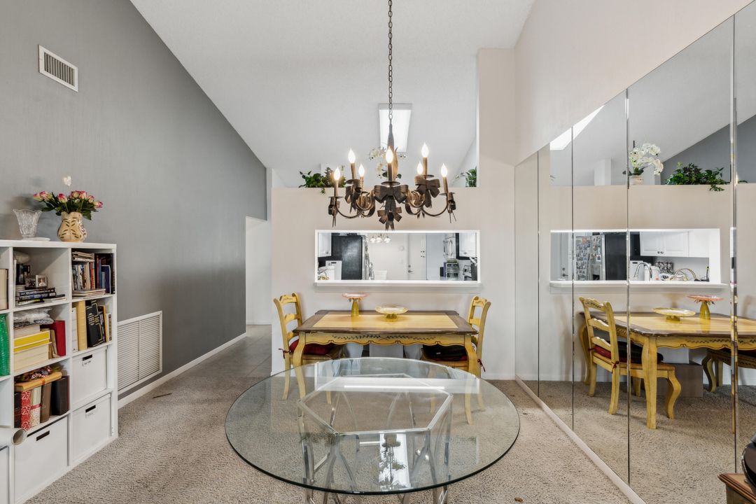 待售: $309,000 (2 贝兹, 2 浴室, 1216 平方英尺)