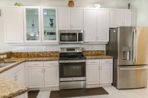 En Venta: $665,000 (4 camas, 3 baños, 3155 Pies cuadrados)