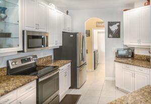 En Venta: $665,000 (4 camas, 3 baños, 3155 Pies cuadrados)