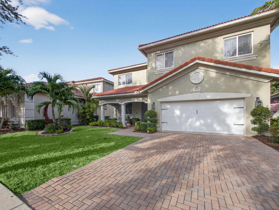 For Sale: $825,000 (4 beds, 2 baths, 3006 Square Feet)