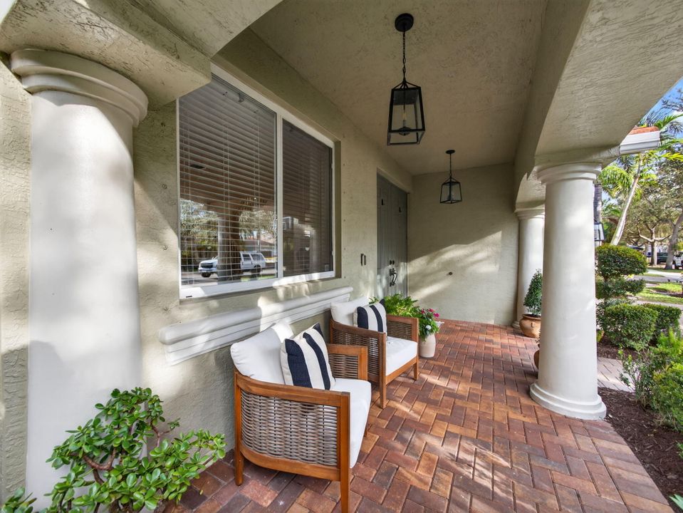 For Sale: $825,000 (4 beds, 2 baths, 3006 Square Feet)