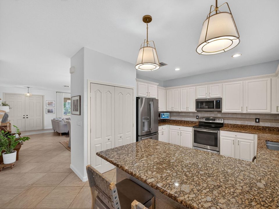 For Sale: $825,000 (4 beds, 2 baths, 3006 Square Feet)