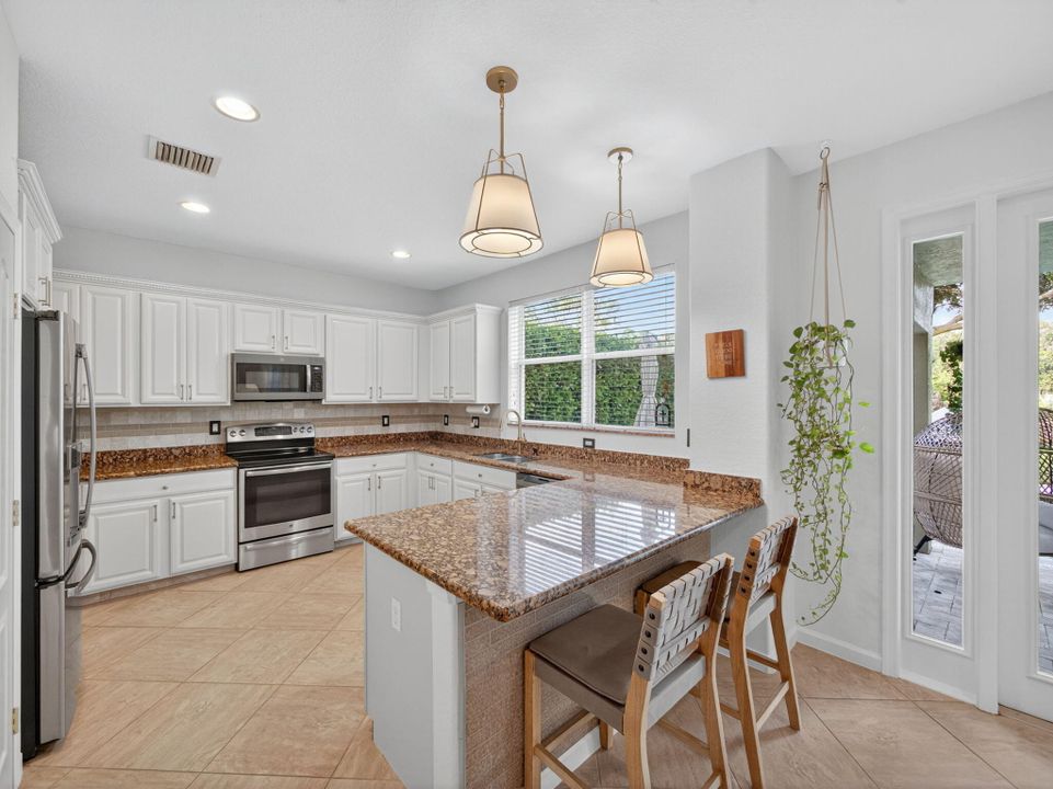 For Sale: $825,000 (4 beds, 2 baths, 3006 Square Feet)