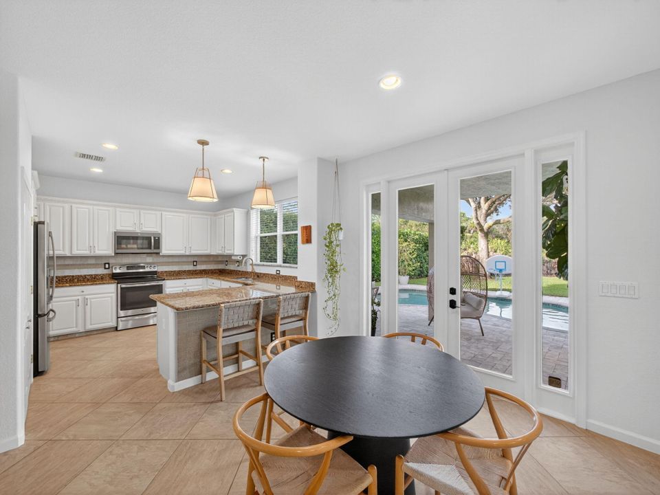 For Sale: $825,000 (4 beds, 2 baths, 3006 Square Feet)