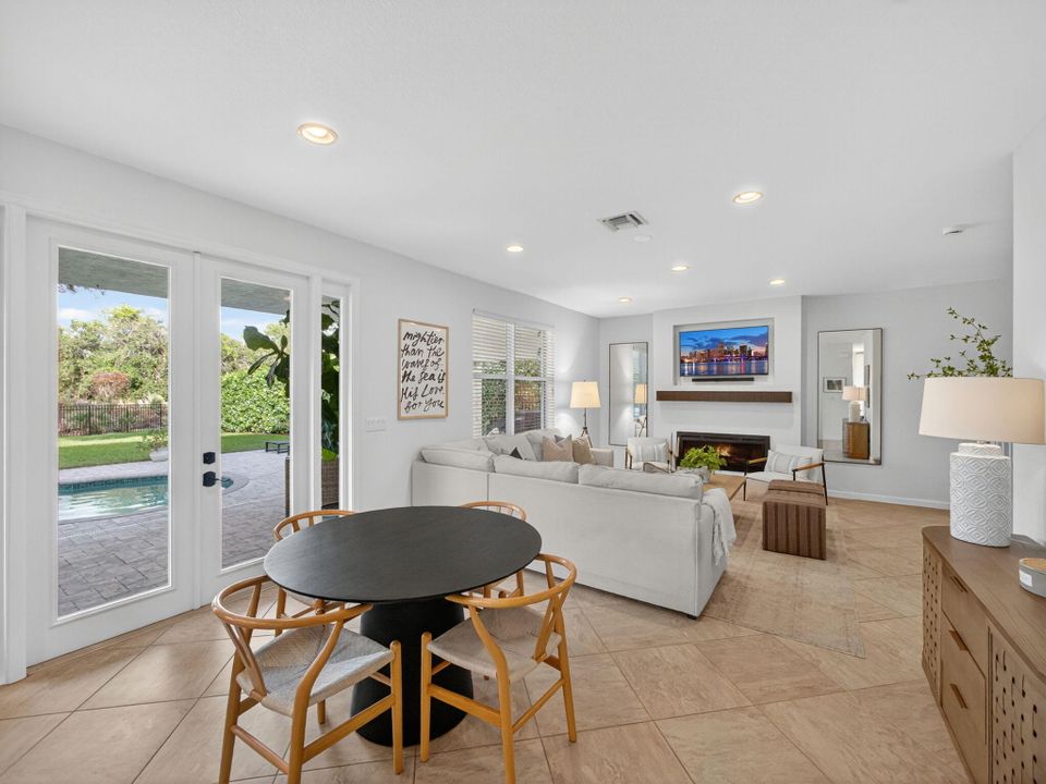 For Sale: $825,000 (4 beds, 2 baths, 3006 Square Feet)