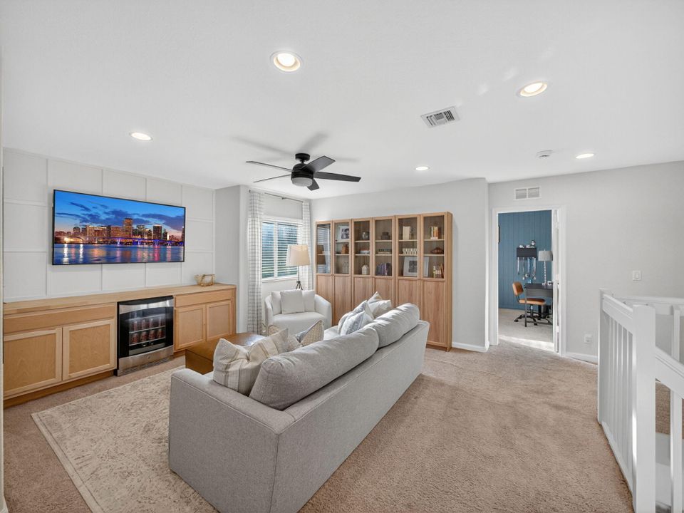 For Sale: $825,000 (4 beds, 2 baths, 3006 Square Feet)