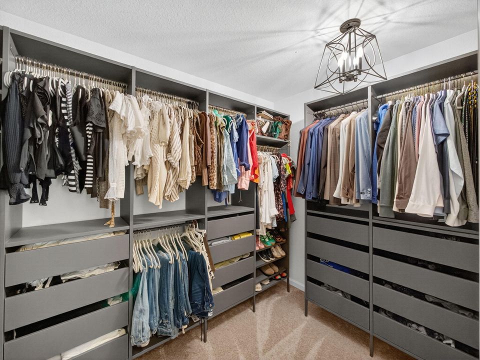 For Sale: $825,000 (4 beds, 2 baths, 3006 Square Feet)