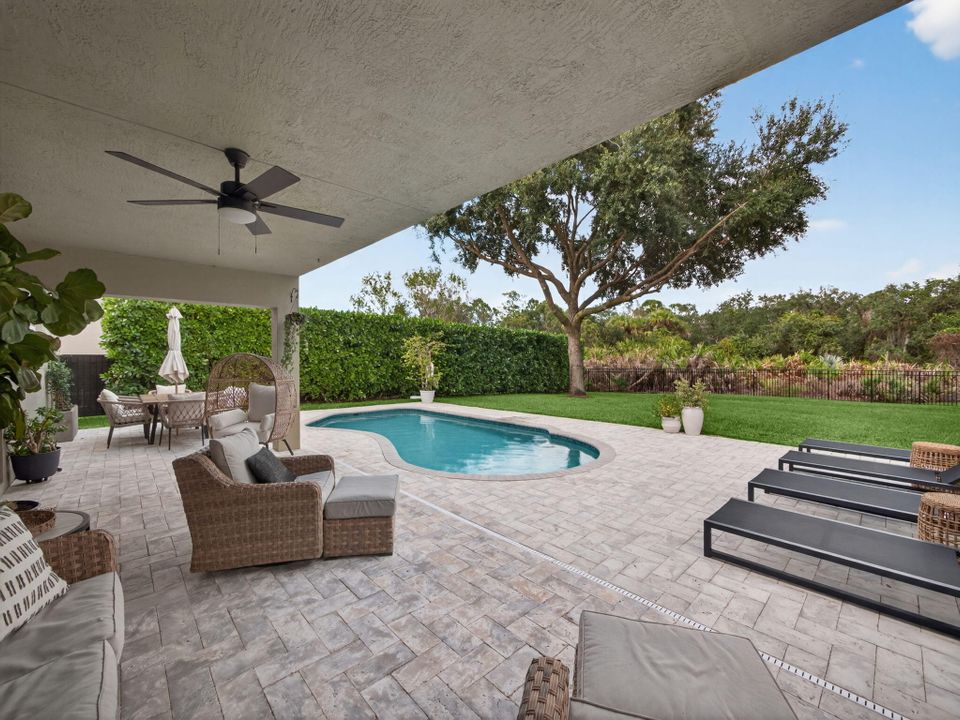 For Sale: $825,000 (4 beds, 2 baths, 3006 Square Feet)