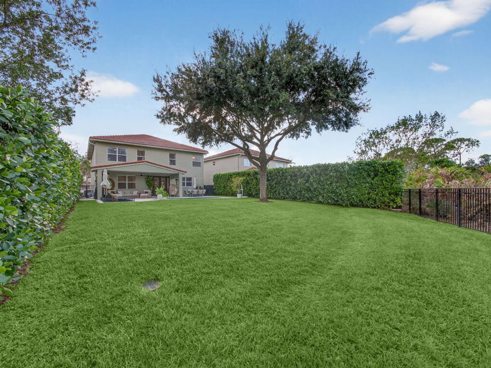 For Sale: $825,000 (4 beds, 2 baths, 3006 Square Feet)