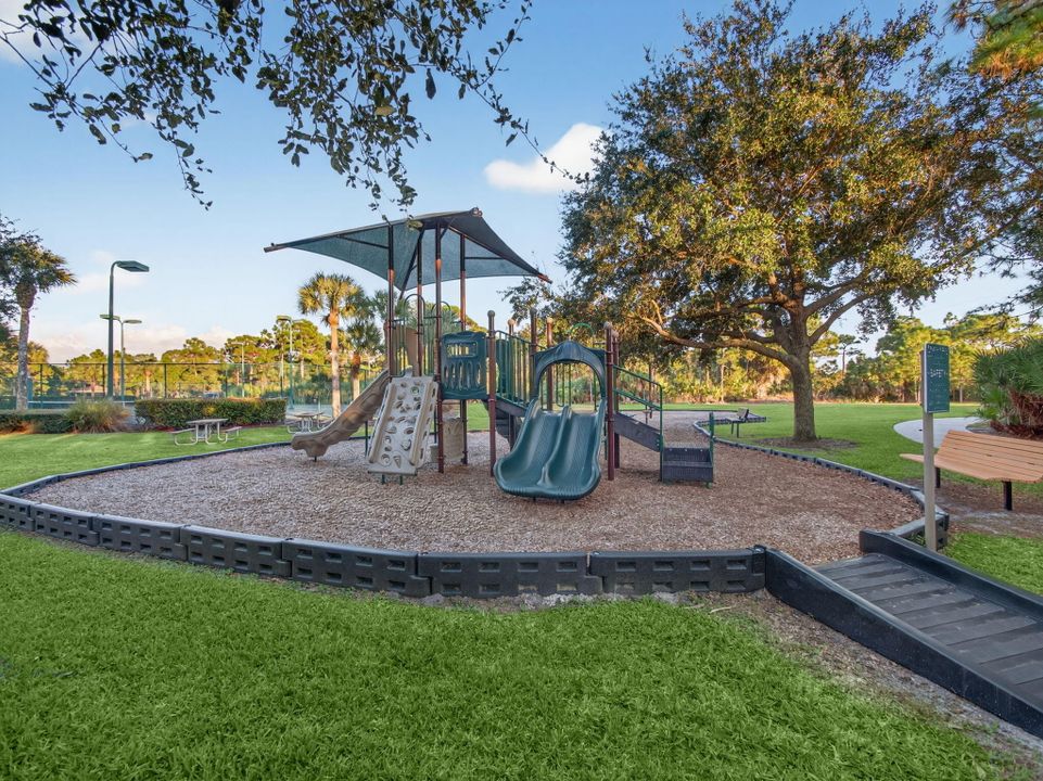 For Sale: $825,000 (4 beds, 2 baths, 3006 Square Feet)