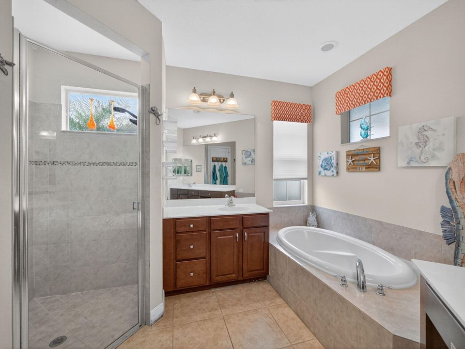 На продажу: $455,000 (2 спален, 2 ванн, 2024 Квадратных фут)