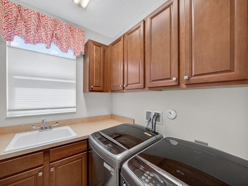 На продажу: $455,000 (2 спален, 2 ванн, 2024 Квадратных фут)