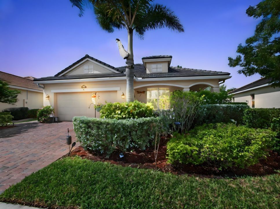 На продажу: $455,000 (2 спален, 2 ванн, 2024 Квадратных фут)