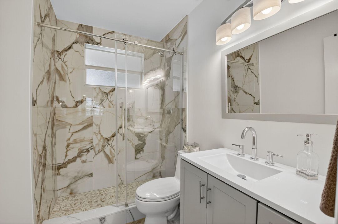 待售: $289,000 (1 贝兹, 1 浴室, 670 平方英尺)