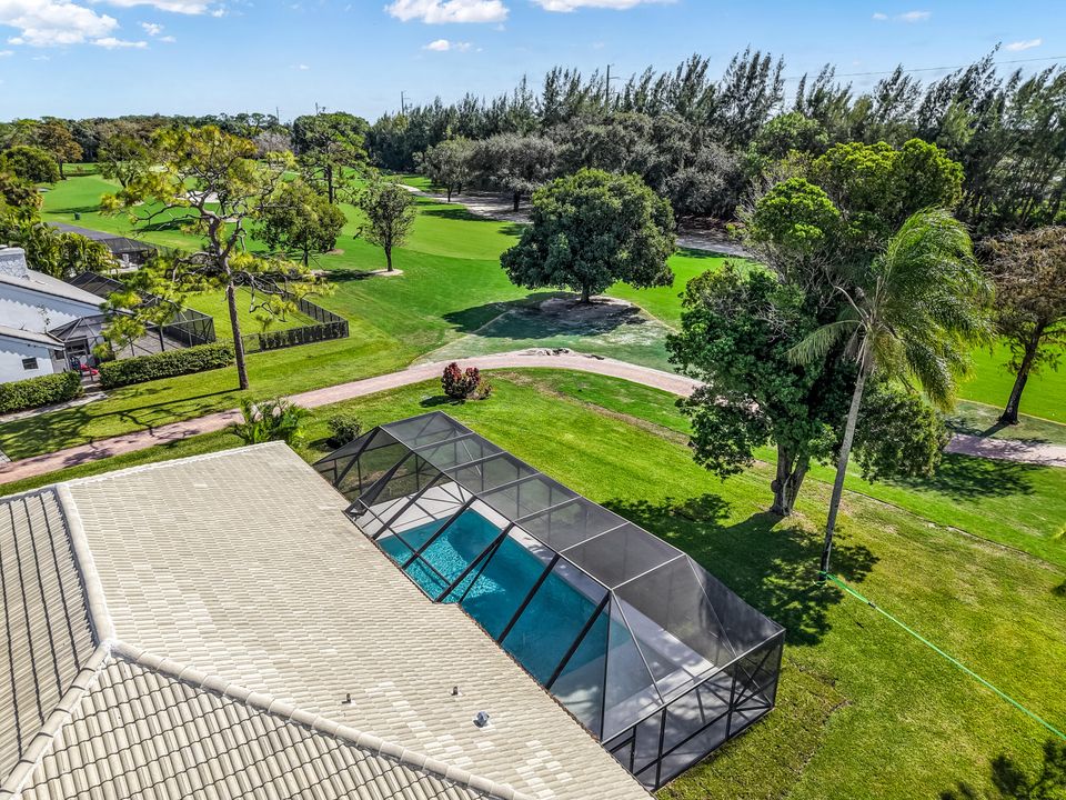 合同活跃: $1,000,000 (3 贝兹, 2 浴室, 2505 平方英尺)