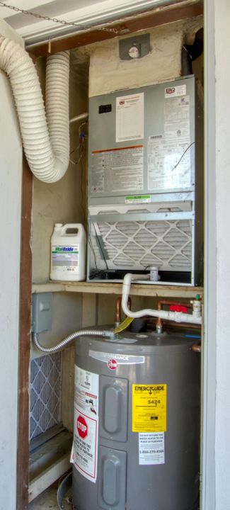 待售: $210,000 (2 贝兹, 2 浴室, 1225 平方英尺)