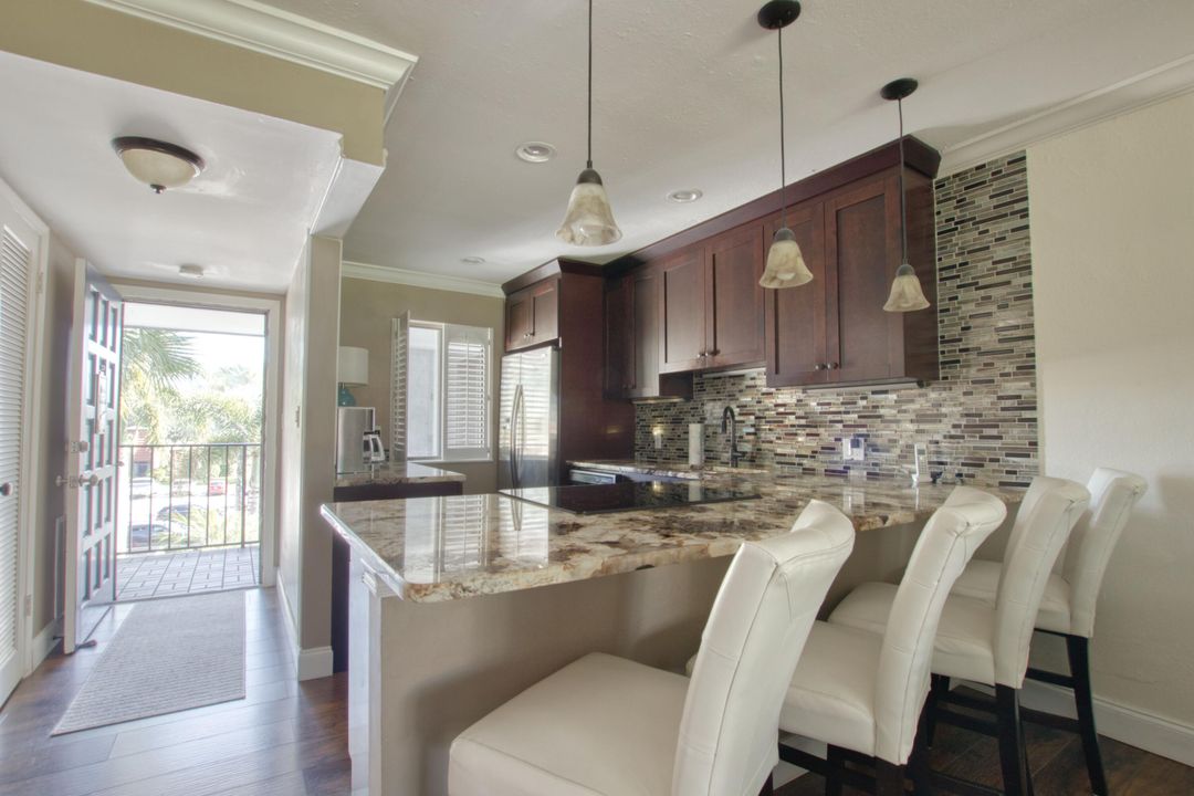 待售: $210,000 (2 贝兹, 2 浴室, 1225 平方英尺)