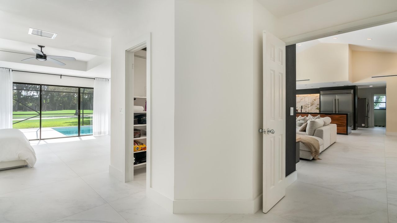 合同活跃: $1,000,000 (3 贝兹, 2 浴室, 2505 平方英尺)