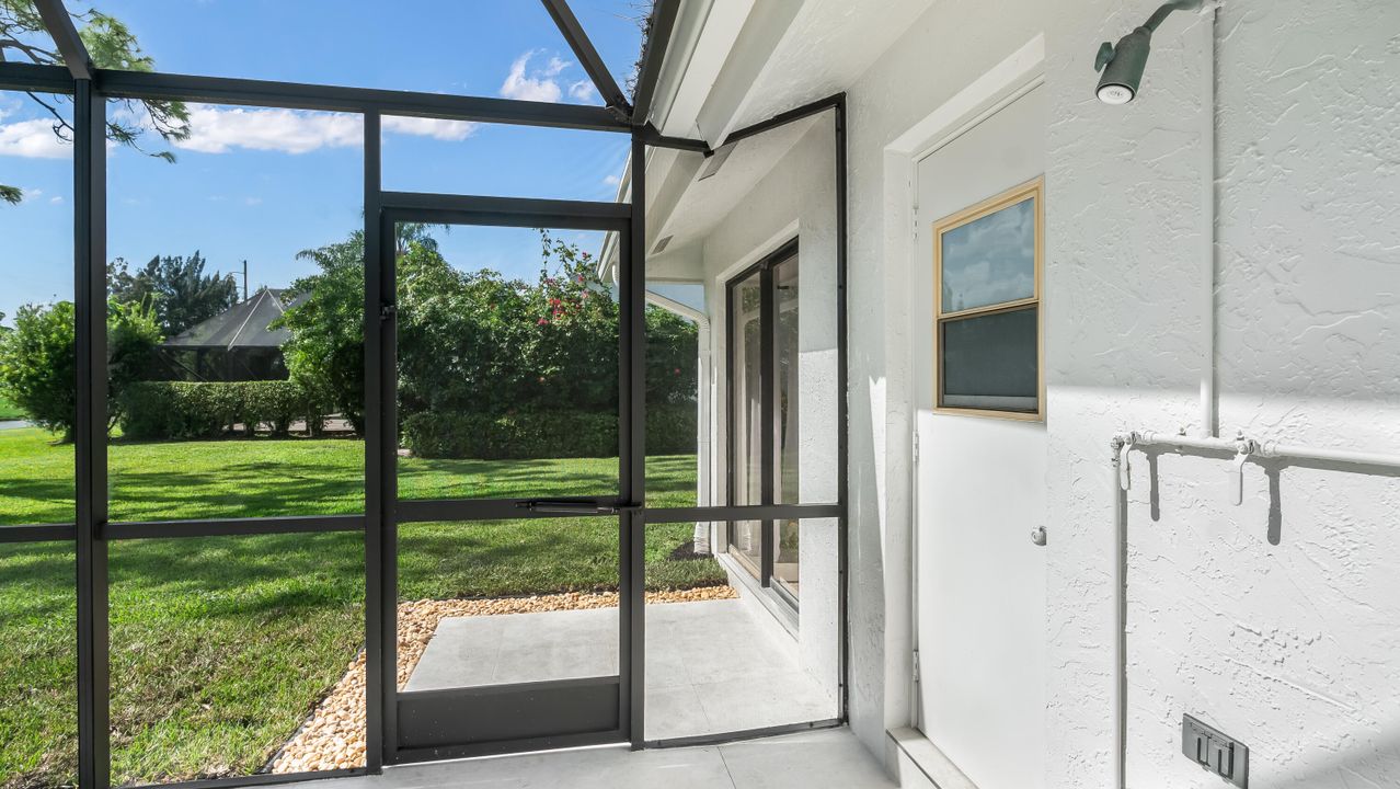 合同活跃: $1,000,000 (3 贝兹, 2 浴室, 2505 平方英尺)