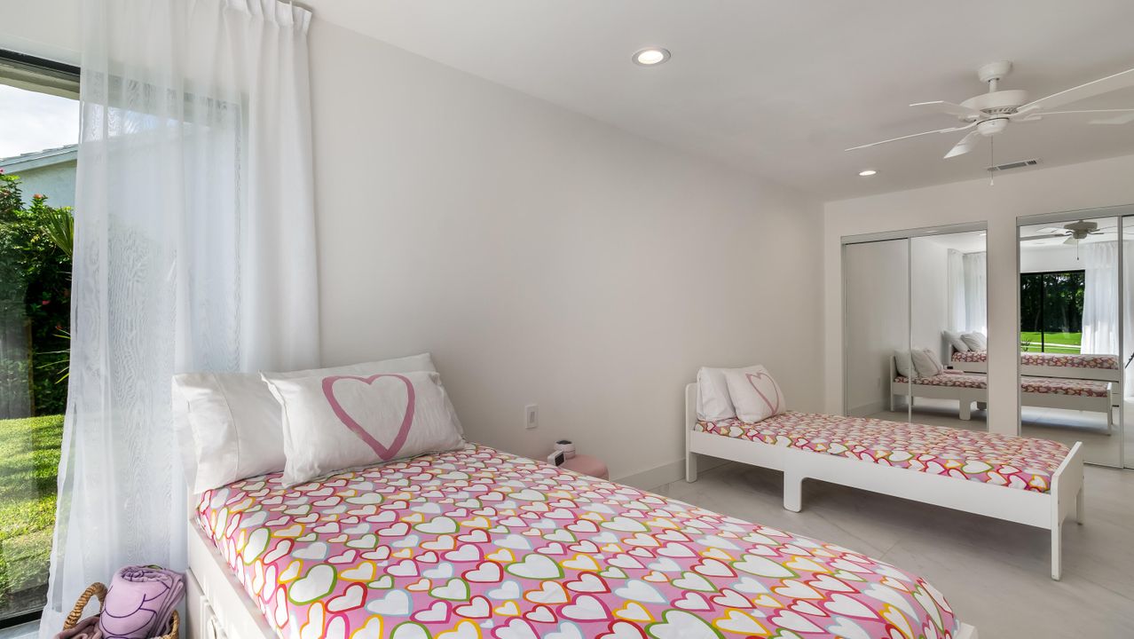 合同活跃: $1,000,000 (3 贝兹, 2 浴室, 2505 平方英尺)