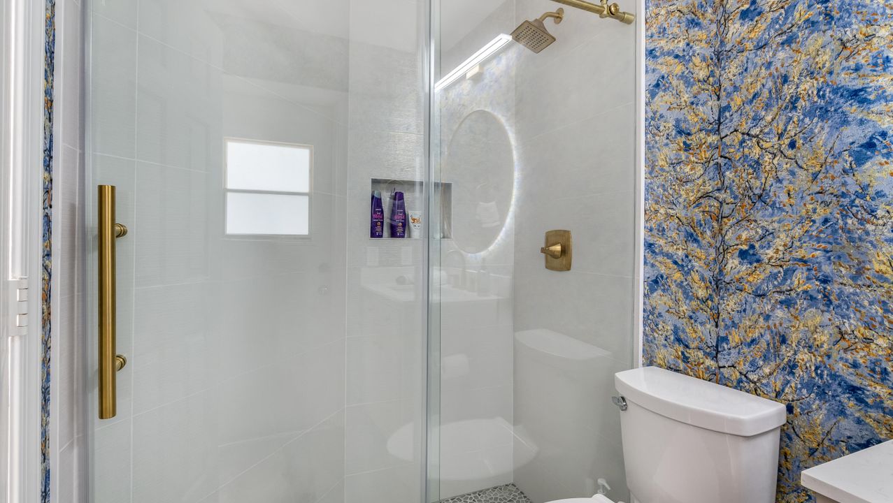 合同活跃: $1,000,000 (3 贝兹, 2 浴室, 2505 平方英尺)