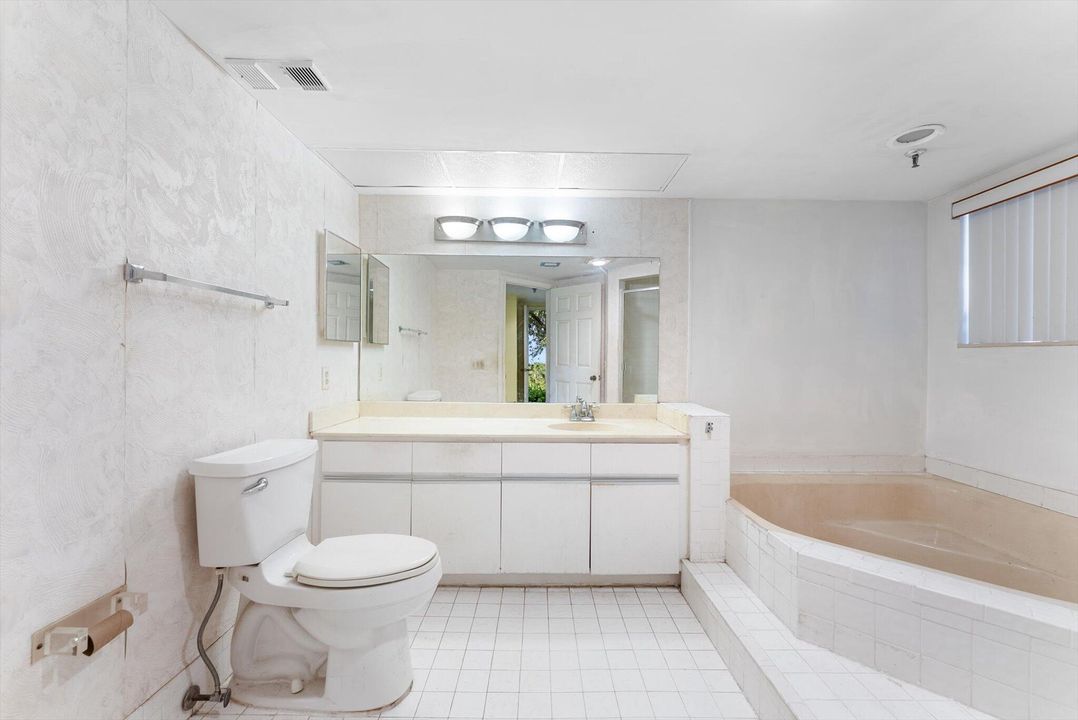 Под контрактом: $299,000 (3 спален, 2 ванн, 1742 Квадратных фут)