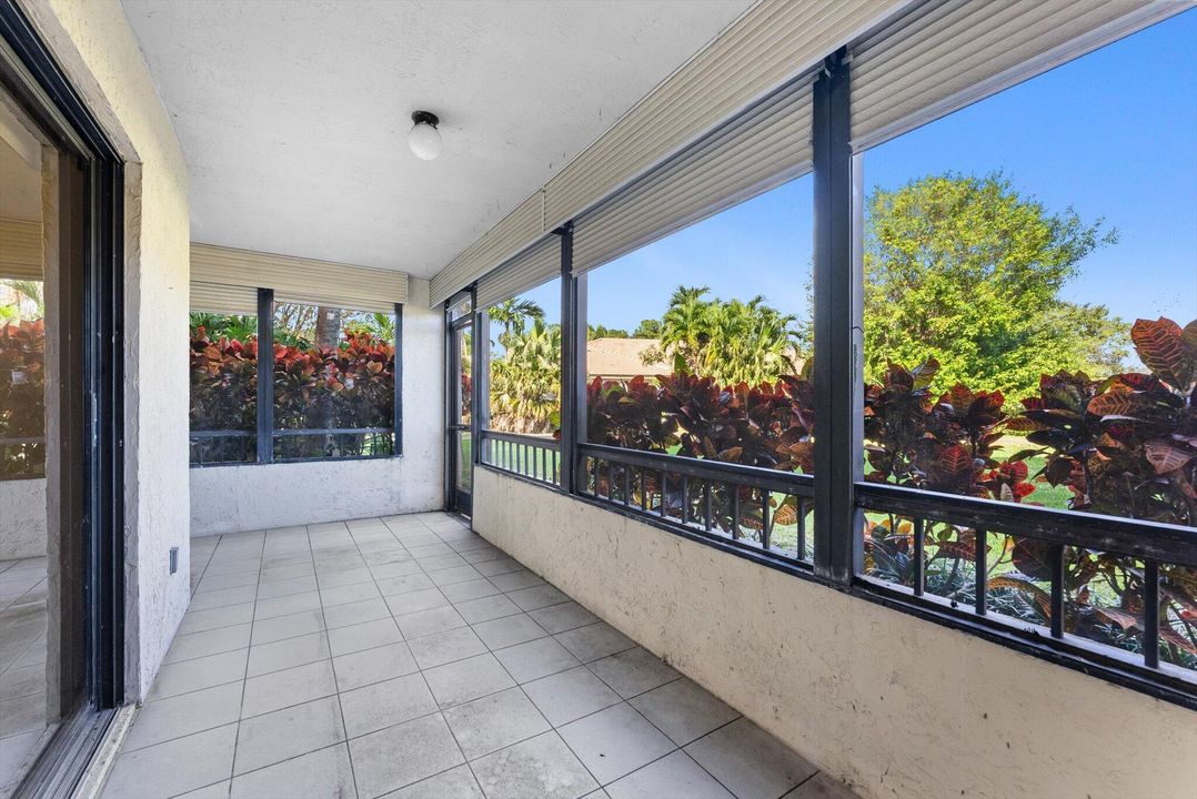 Под контрактом: $299,000 (3 спален, 2 ванн, 1742 Квадратных фут)