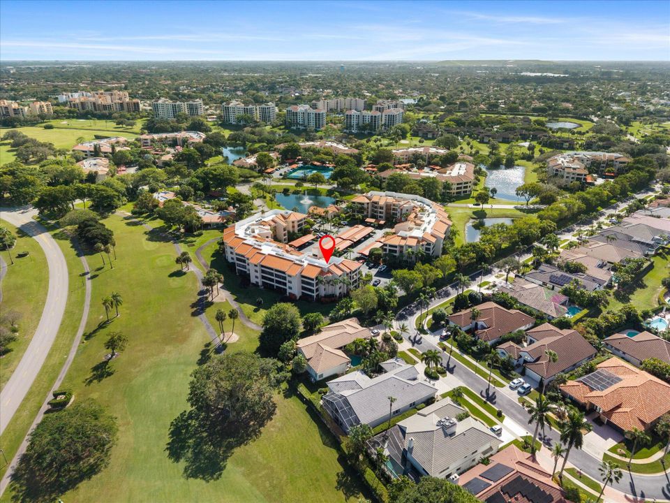 Под контрактом: $299,000 (3 спален, 2 ванн, 1742 Квадратных фут)