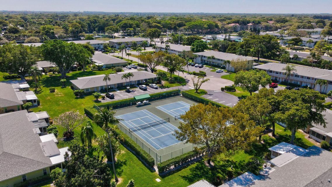 合同活跃: $319,900 (2 贝兹, 2 浴室, 1466 平方英尺)