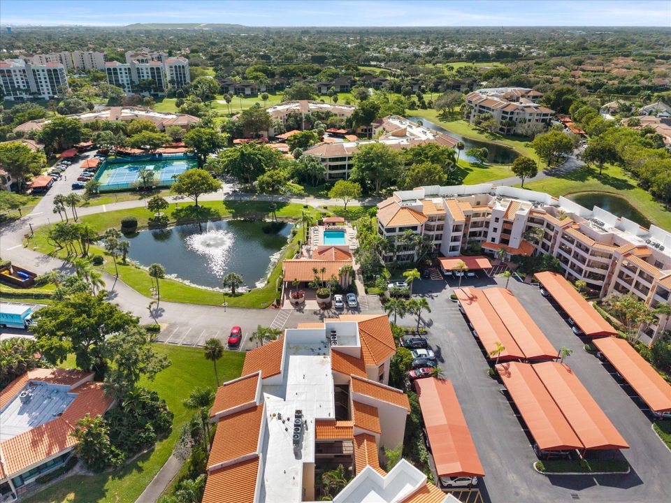 Под контрактом: $299,000 (3 спален, 2 ванн, 1742 Квадратных фут)