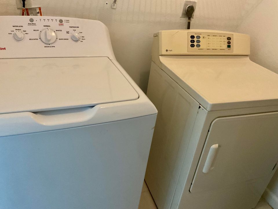 For Rent: $1,750 (3 beds, 2 baths, 1062 Square Feet)