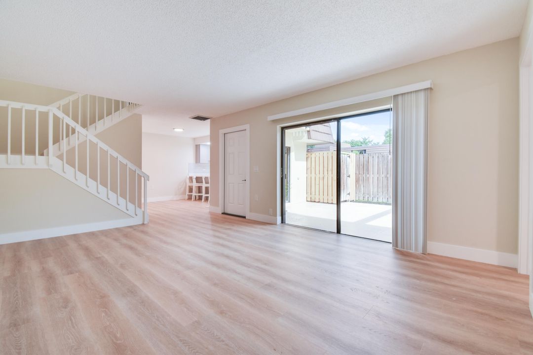 For Rent: $3,000 (3 beds, 2 baths, 1596 Square Feet)