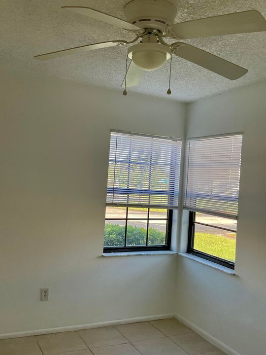 For Rent: $1,750 (3 beds, 2 baths, 1062 Square Feet)