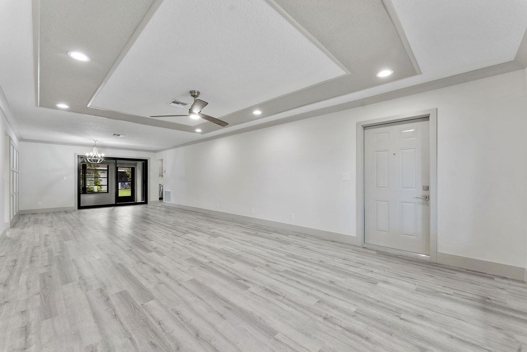 For Sale: $379,000 (2 beds, 2 baths, 1404 Square Feet)