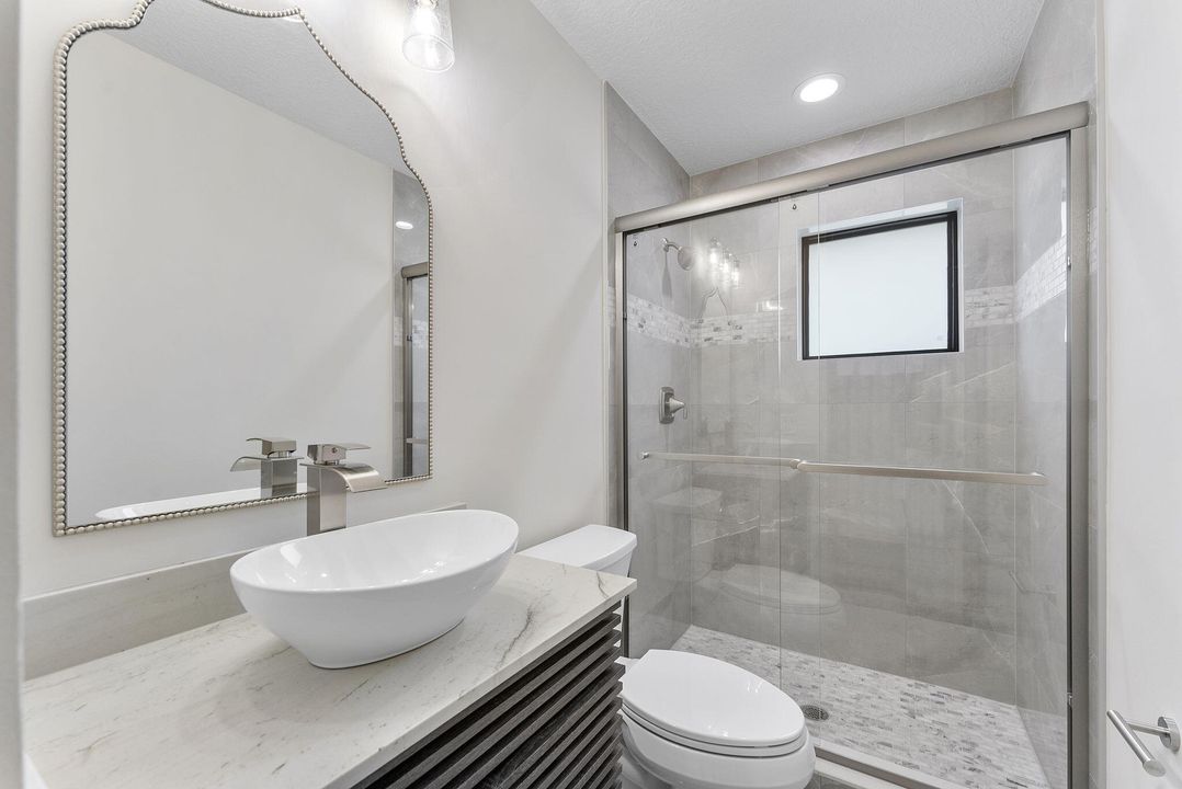 For Sale: $379,000 (2 beds, 2 baths, 1404 Square Feet)