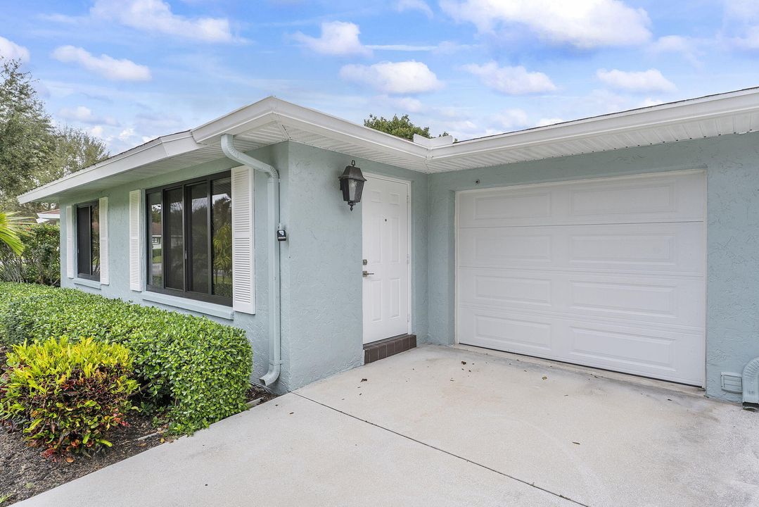 For Sale: $379,000 (2 beds, 2 baths, 1404 Square Feet)