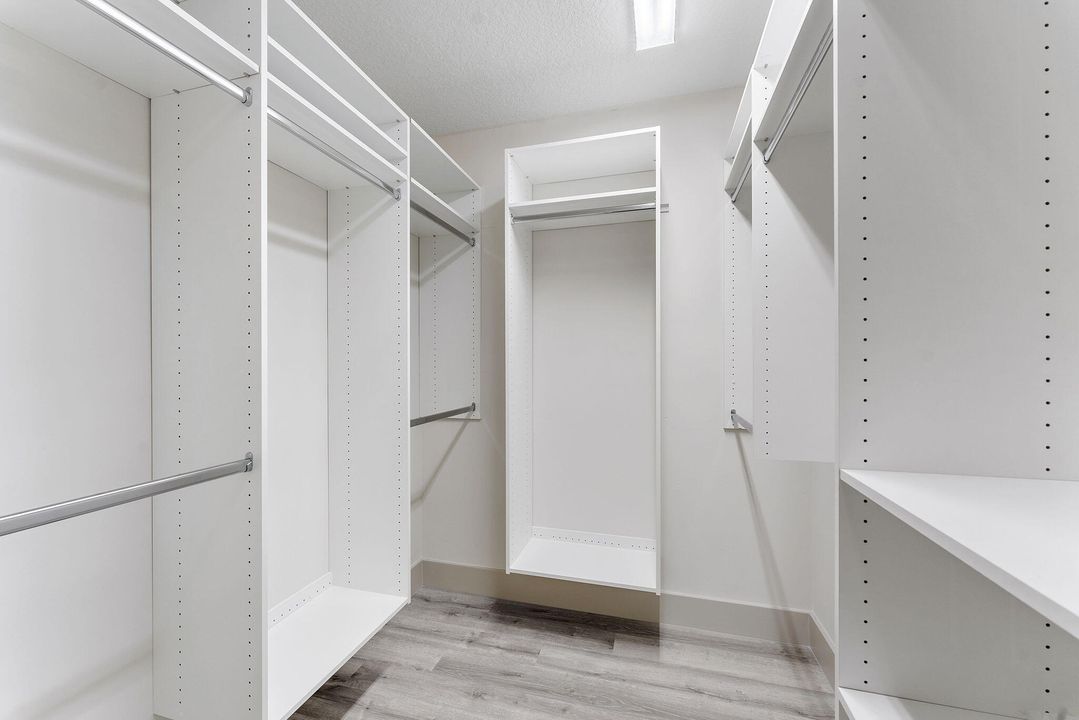 For Sale: $379,000 (2 beds, 2 baths, 1404 Square Feet)