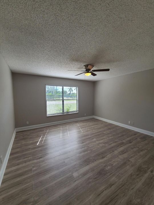 В аренду: $2,150 (3 спален, 2 ванн, 1156 Квадратных фут)