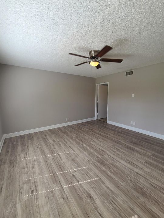 В аренду: $2,150 (3 спален, 2 ванн, 1156 Квадратных фут)