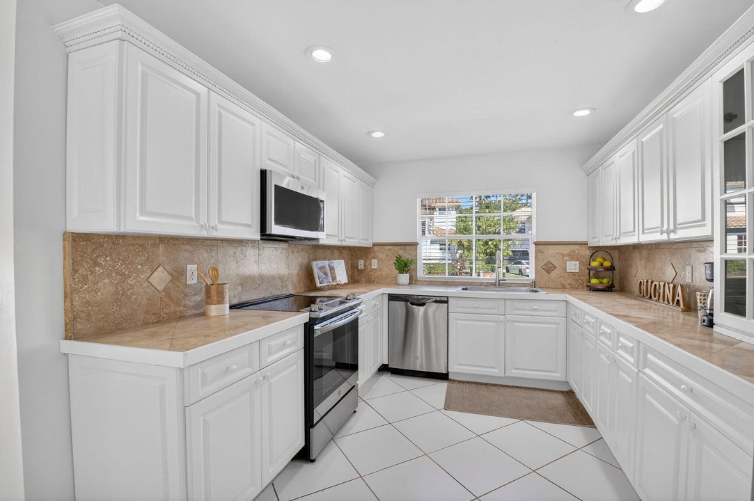 En Venta: $845,000 (4 camas, 4 baños, 2790 Pies cuadrados)